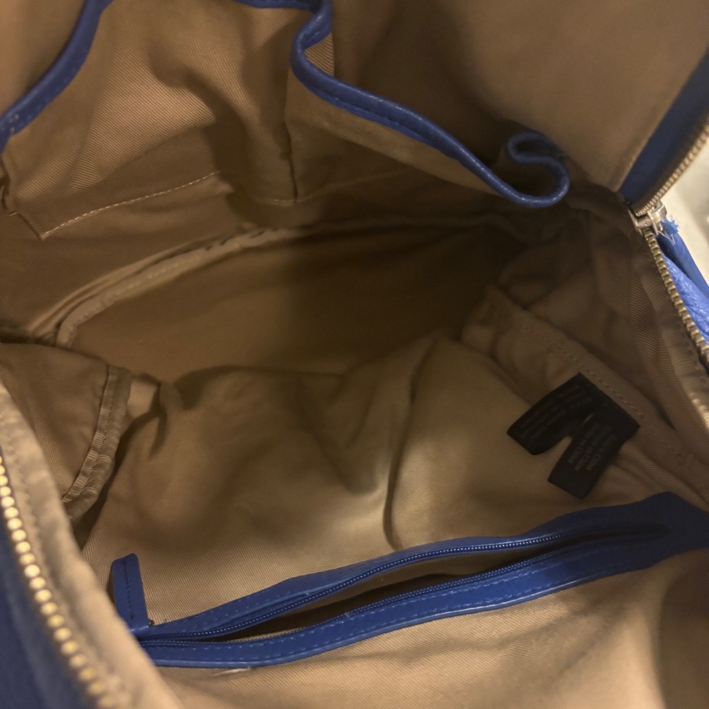 Kenneth Cole genuine leather backpack - Picture 5 of 5